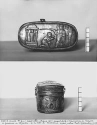Lid of a pyxide depicting the raising of Lazarus with Christ and Martha (detail)